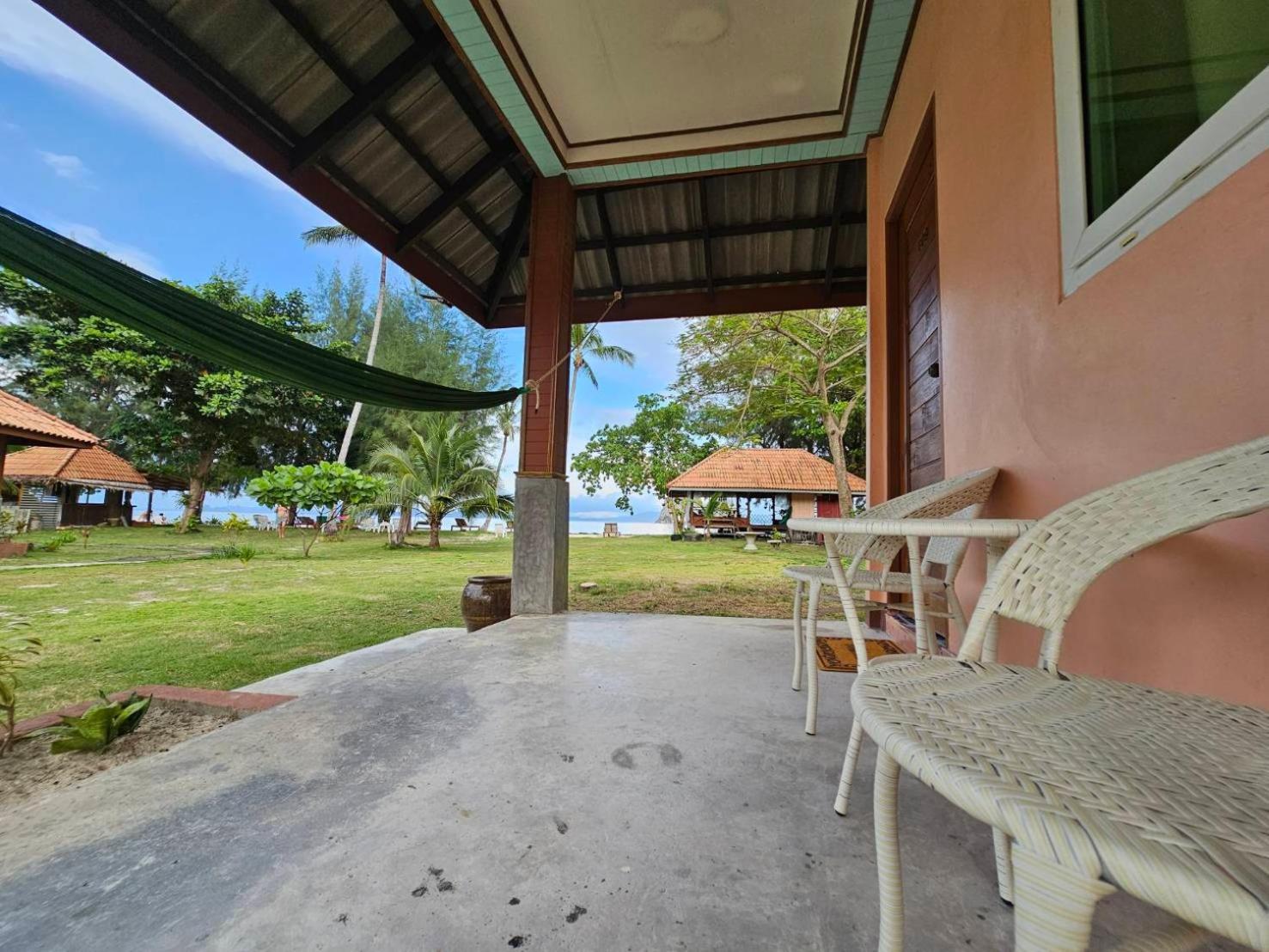 Koh Ngai Kaimuk Thong Resort Екстериор снимка