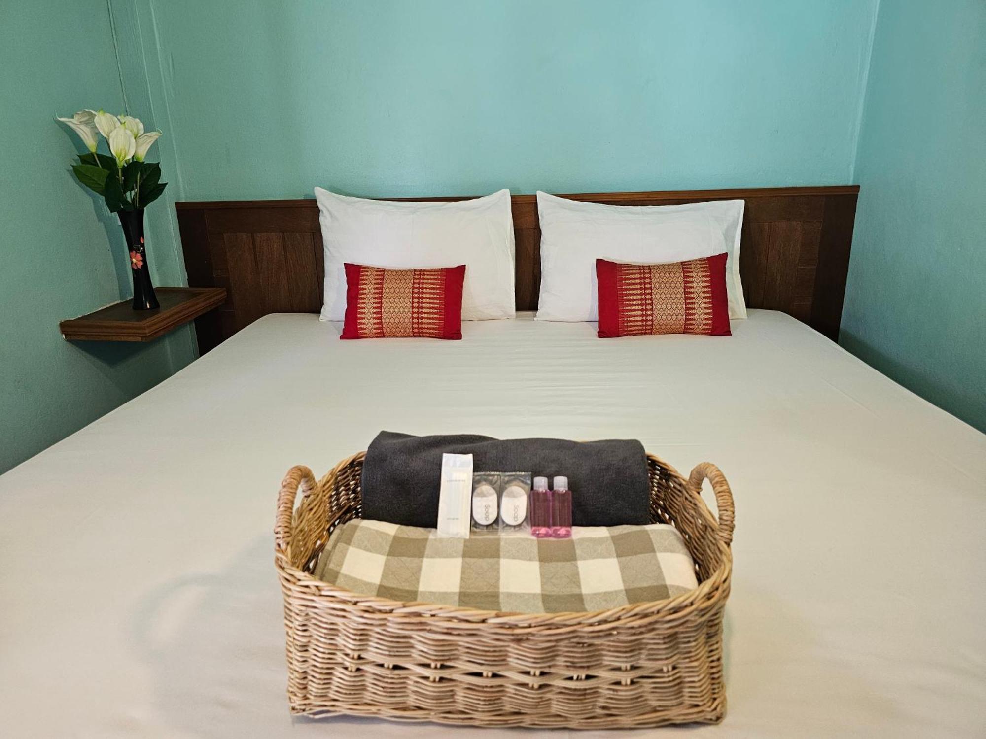 Koh Ngai Kaimuk Thong Resort Екстериор снимка