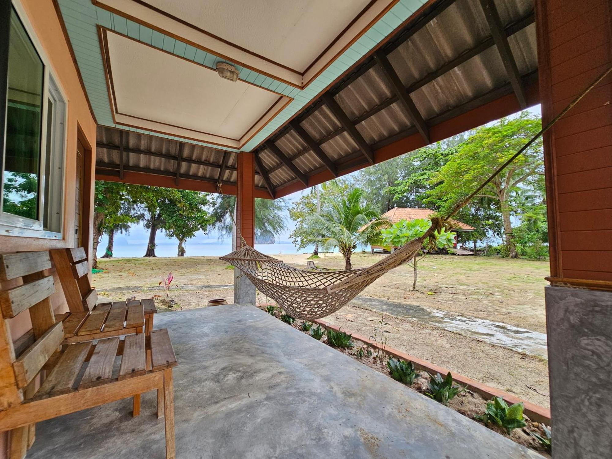Koh Ngai Kaimuk Thong Resort Екстериор снимка